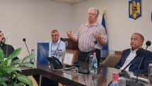 Desant academic în Fărcașa: Dr. Teodor Ardelean a lansat volumul „Magnum Diarium Academicum Septentrionis. 1800–2024” la primăria comunei