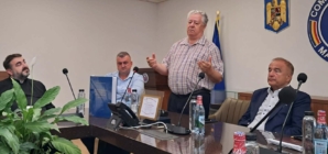 Desant academic în Fărcașa: Dr. Teodor Ardelean a lansat volumul „Magnum Diarium Academicum Septentrionis. 1800–2024” la primăria comunei