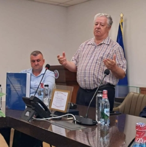 Desant academic în Fărcașa: Dr. Teodor Ardelean a lansat volumul „Magnum Diarium Academicum Septentrionis. 1800–2024” la primăria comunei