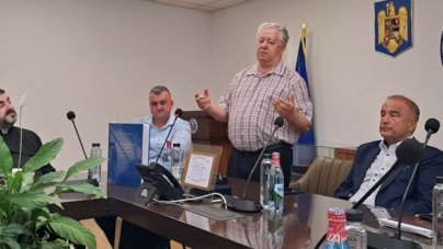 Desant academic în Fărcașa: Dr. Teodor Ardelean a lansat volumul „Magnum Diarium Academicum Septentrionis. 1800–2024” la primăria comunei