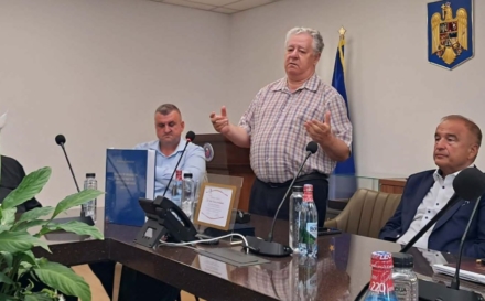 Desant academic în Fărcașa: Dr. Teodor Ardelean a lansat volumul „Magnum Diarium Academicum Septentrionis. 1800–2024” la primăria comunei
