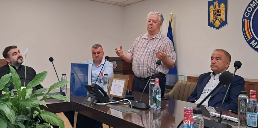 Desant academic în Fărcașa: Dr. Teodor Ardelean a lansat volumul „Magnum Diarium Academicum Septentrionis. 1800–2024” la primăria comunei