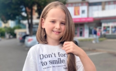 Bunătatea nu are vârstă: Micuța Petra din Baia Mare și-a donat părul pentru a aduce speranță unei paciente oncologice