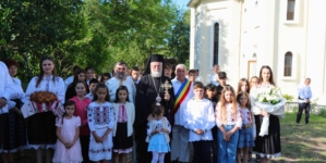 PS Părinte Iustin s-a aflat în mijlocul credincioșilor din Bicaz