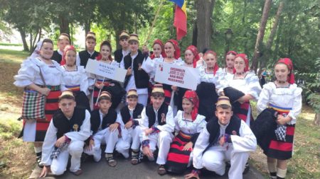 Ansamblul „Hori și joc” al Palatului Copiilor Baia Mare, apreciat la Festivalul Internațional de Folclor „Carpatica Deva”