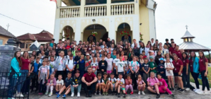 Caravana Tinerilor Creștini Ortodocși continuă în Maramureș și adună sute de tineri în jurul credinței și prieteniei