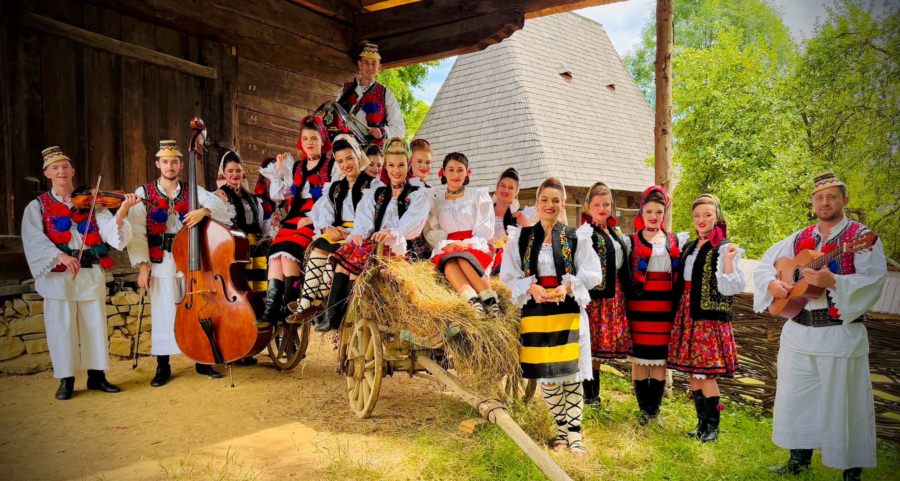 Andreea Ghițiu a lansat un „Colaj din Maramureș”, proiect dedicat folclorului autentic și frumuseții Maramureșului Voievodal