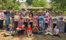Atelierele de vacanță au debutat la Muzeul Satului din Baia Mare cu olărit, lecții de siguranță și incursiuni în tradițiile satului