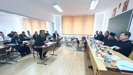 30 de absolvenți ai specializării Teologie Ortodoxă Pastorală din Baia Mare și-au susținut lucrările de licență