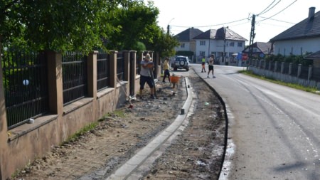 Lucrări edilitare pentru protejarea gospodăriilor și îmbunătățirea infrastructurii în comuna Fărcașa