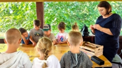 Atelierele de weekend revin în august la Muzeul Satului din Baia Mare. Activități creative pentru toate vârstele