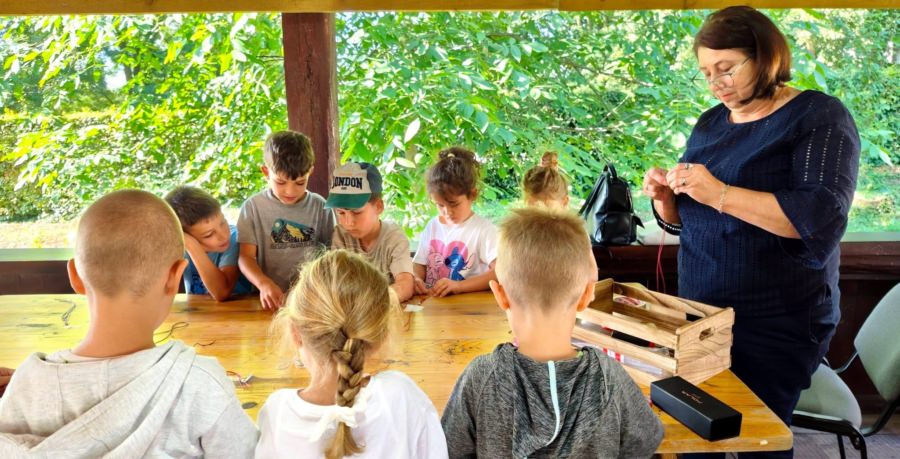 Atelierele de weekend revin în august la Muzeul Satului din Baia Mare. Activități creative pentru toate vârstele