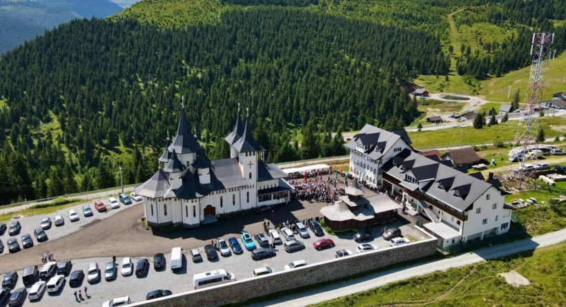 Slujire arhierească la Mănăstirea Prislop–Borșa