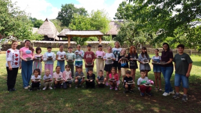 Muzeul Satului din Baia Mare a dat startul celei de-a doua serii a atelierelor de vacanță