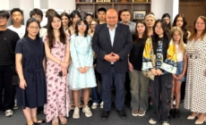 Tineri români și chinezi, în vizită la Instituția Prefectului- Județul Maramureș