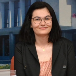Universul liric al Corneliei Ciocotișan: Volumul „La pas prin viață” a fost lansat la Baia Mare