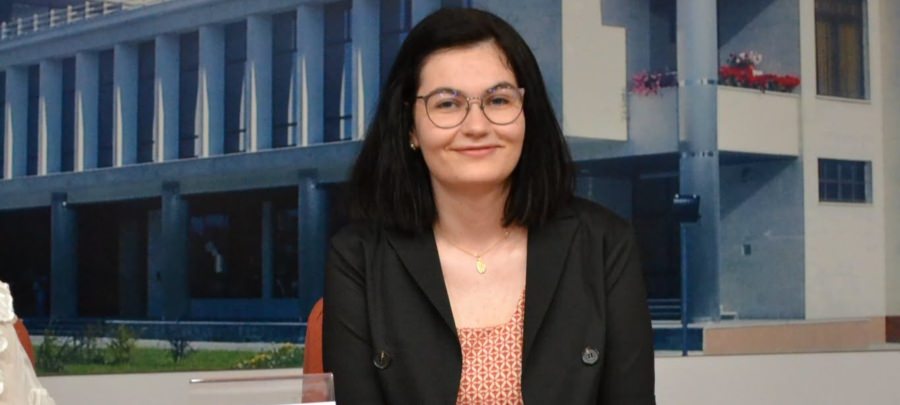 Universul liric al Corneliei Ciocotișan: Volumul „La pas prin viață” a fost lansat la Baia Mare