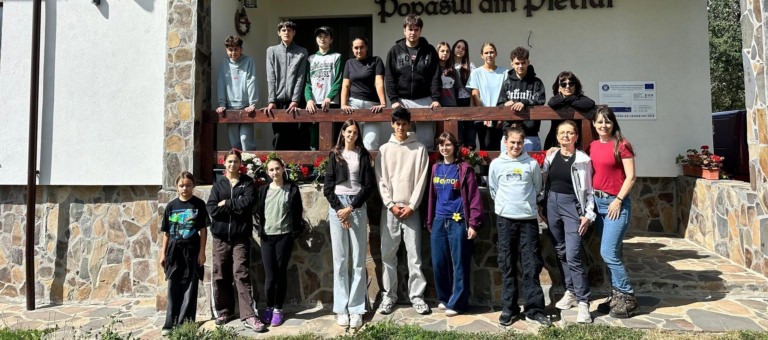 Tabără de excelență în Preluca: Elevii maramureșeni au explorat natura și secretele corpului uman