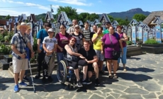 Beneficiarii cu dizabilități ai Centrului ”Phoenix” din Baia Mare au făcut o incursiune în Maramureșul Istoric