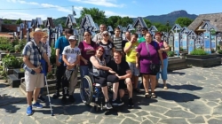 Beneficiarii cu dizabilități ai Centrului ”Phoenix” din Baia Mare au făcut o incursiune în Maramureșul Istoric