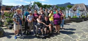 Beneficiarii cu dizabilități ai Centrului ”Phoenix” din Baia Mare au făcut o incursiune în Maramureșul Istoric