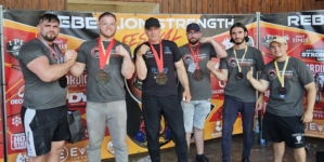 15 medalii și locul I pe echipe pentru Clubul Unirea Șișești la competiția Rebellion Strength Armwrestling