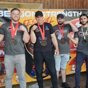 15 medalii și locul I pe echipe pentru Clubul Unirea Șișești la competiția Rebellion Strength Armwrestling