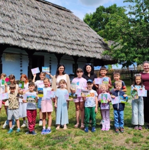 Atelierele de vacanță de la Muzeul Satului din Baia Mare s-au încheiat cu lecții de fotografie și întâlniri cu polițiștii