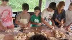 Atelier cu miros de pâine și lecții de bunătate la Muzeul Satului Baia Mare