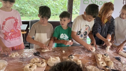 Atelier cu miros de pâine și lecții de bunătate la Muzeul Satului Baia Mare