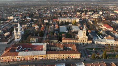 Sighetu Marmației va avea opt stații inteligente de autobuz