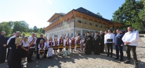 Binecuvântare arhierească la inaugurarea Centrului de Zi pentru Vârstnici din Desești
