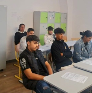 Întâlnire dedicată oportunităților de continuare a studiilor pentru elevii de etnie romă, la Școala Gimnazială „Petofi Șandor” Coltău
