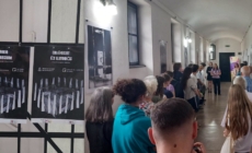 „Memorie și opresiune” – expoziție de grafică inspirată din mărturiile Memorialului Victimelor Comunismului, vernisată la Sighet