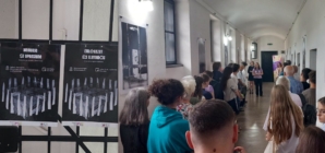 „Memorie și opresiune” – expoziție de grafică inspirată din mărturiile Memorialului Victimelor Comunismului, vernisată la Sighet
