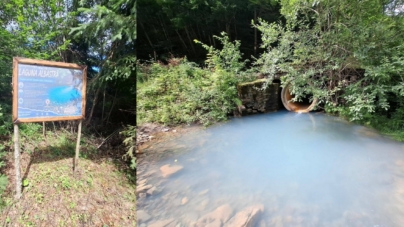 Laguna Albastră de la Poiana Botizii, primul obiectiv amenajat al traseului tematic „101 Minuni de la Capătul Lumii – Băiuț”