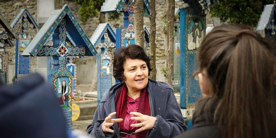 Conf. univ. dr. Delia Suiogan prezintă specializarea Etnologie pentru viitorii studenți