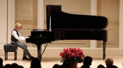 Performanță remarcabilă pentru tânărul pianist băimărean Gavril Minnis Marchiș