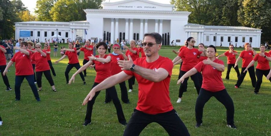 Mișcare, echilibru și cultură: demonstrație de Tai Chi în Baia Mare