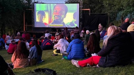 Cinema sub cerul liber la Breb