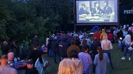 Filme sub cerul liber la Casa din Vale la Breb, Maramureș