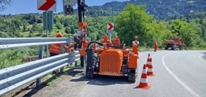 Lucrări pentru creșterea siguranței pe DN 17C, în zona Săcel, Maramureș