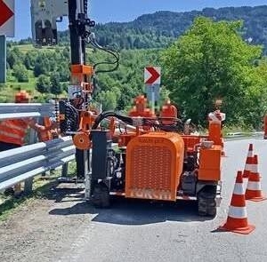 Lucrări pentru creșterea siguranței pe DN 17C, în zona Săcel, Maramureș