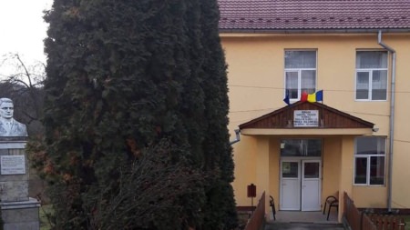 Locuri de muncă în Bârsana. Două posturi cu program de opt ore