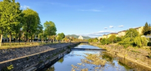Săsarul și Firiza intră într-un proiect anti-plastic. Două bariere speciale vor colecta deșeurile din apă