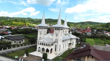 Săliștea de Sus își sărbătorește hramul de vară. PS Timotei Sătmăreanul va oficia Sfânta Liturghie Arhierească
