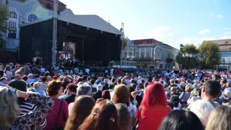 Două seri de muzică în Piața Libertății. „Baia Mare trăiește vara” continuă