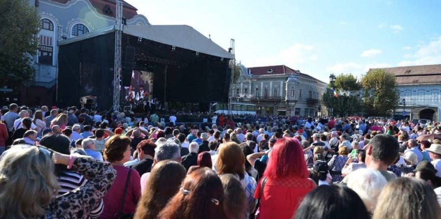 Două seri de muzică în Piața Libertății. „Baia Mare trăiește vara” continuă