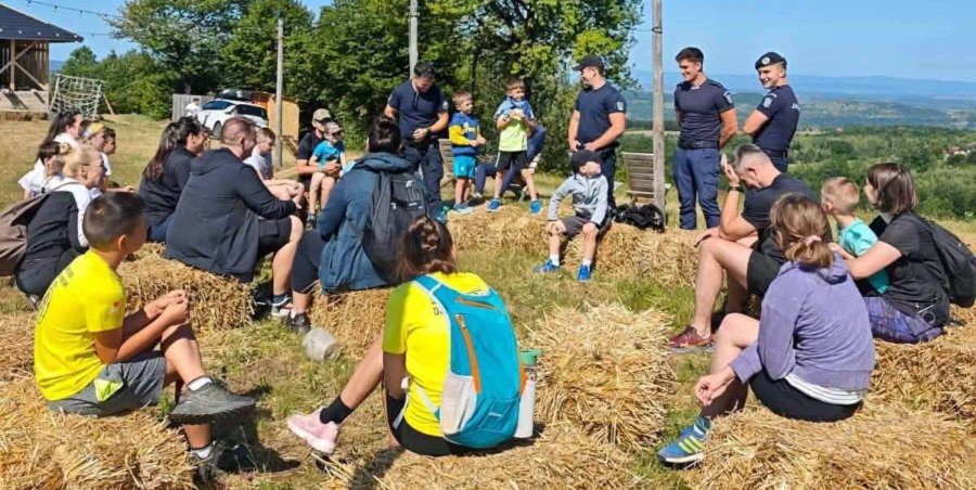 Jandarmii montani au participat la „Super aventura cu obstacole”, alături de familii din Baia Mare