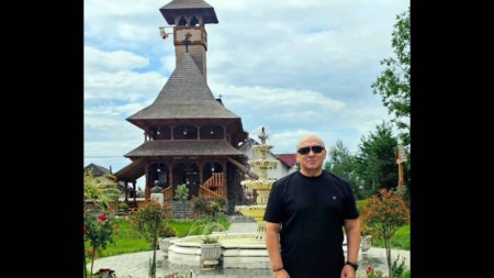 Artistul Marcel Pavel a promovat bisericile de lemn din Maramureș în timpul vizitei sale în județ